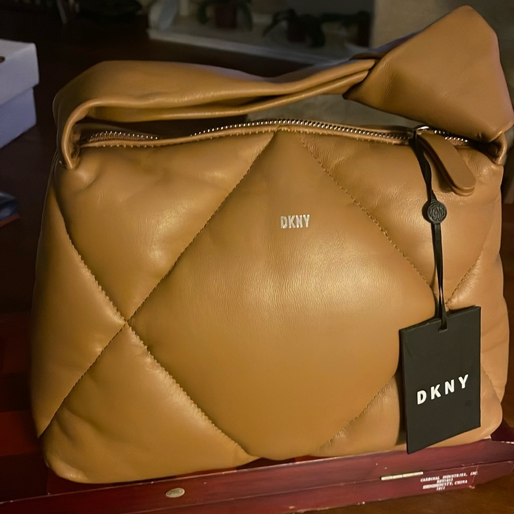 STUNNING DKNY SMALL HANDBAG BRAND NEW NEVER USED with TAGS MSRP $278 RARE COLOR